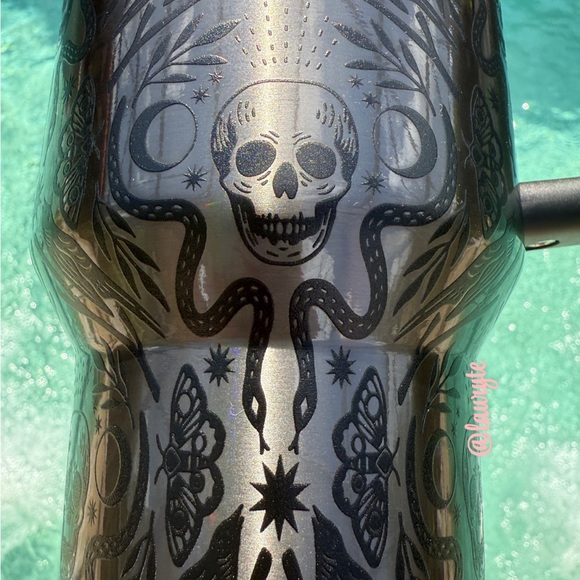 Stanley 💀 Halloween Icon Deadly Damask Quencher H2.0 Flowstate Stainless Tumbler - Picture 10 of 14